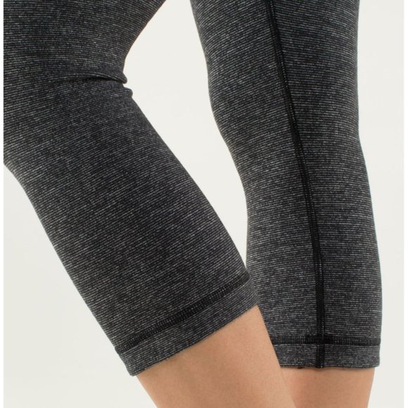 Lululemon Wunder Under Crop Black/Black 6 - Picture 6 of 16